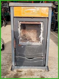 Stufa a legna Rossella — ghisa tradizionale