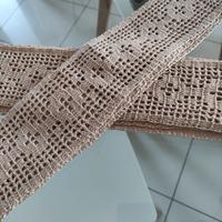 Bordo a uncinetto per tovaglia.