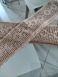 Bordo a uncinetto per tovaglia.