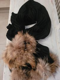 stola nera con splendido pelo 
