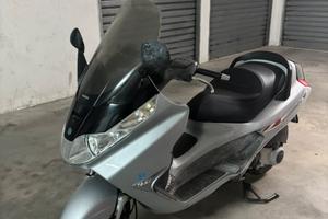 Piaggio X8