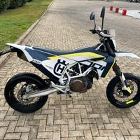 Husqvarna 701 dep. a libretto