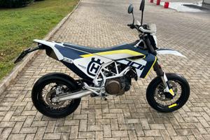 Husqvarna 701 dep. a libretto