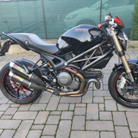 Ducati Monster 1100 EVO impeccabile