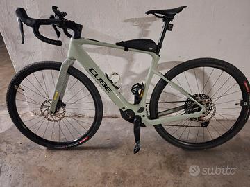 gravel e-byke Cube 