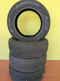 4 pneumatici invernali Pirelli 235/60 R18