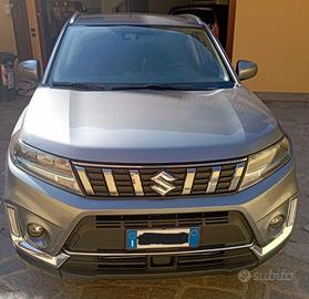 Suzuki Vitara Hybrid con gancio traino - 2023