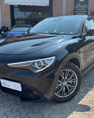 Alfa Romeo Stelvio 2.2 Turbodiesel 180 CV AT8 RWD 