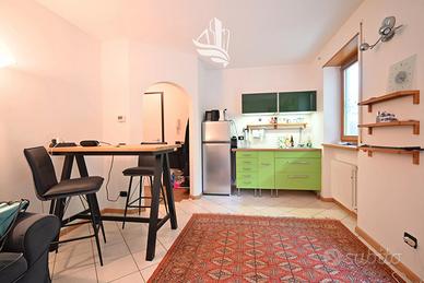 Affascinante bilocale con giardino a Termeno