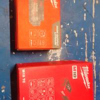 Milwaukee batteria e caricabatteria 