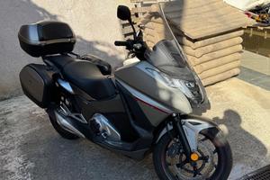 Honda integra 750