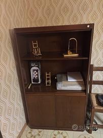 Libreria antica in legno