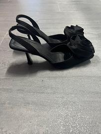 Slingback nere con tacco e rosa