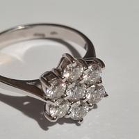 Anello in oro bianco e diamanti