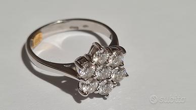 Anello in oro bianco e diamanti