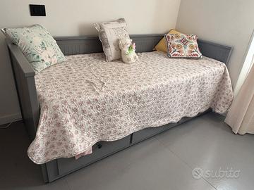 Divano letto matrimoniale