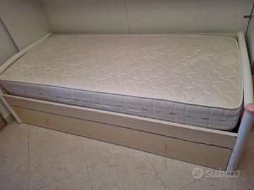 Letto singolo + letto estraibile con 2 materassi