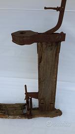 Macchina tappatrice per bottiglie di vino, molto