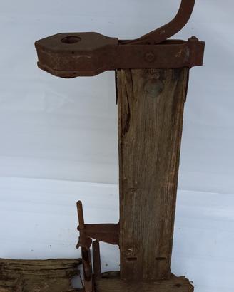 Macchina tappatrice per bottiglie di vino, molto