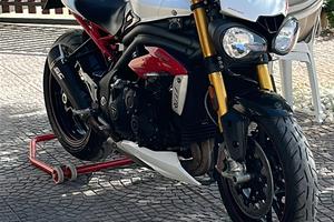 Triumph speed triple 1050 R