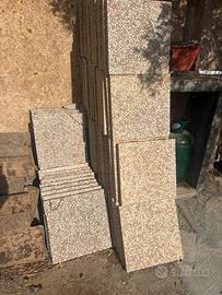 Mattonelle / piastrelle / graniglia da giardino