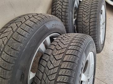 225x65 R17 invernali Pirelli Scorpion Winter