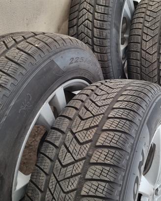 225x65 R17 invernali Pirelli Scorpion Winter