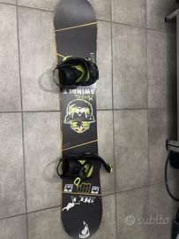 Tavola snowboard Nitro e attacchi Union