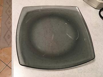 Nr. 12 piatti piani quadrati in vetro misura 26x26