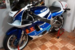 SUZUKI SRAD 750