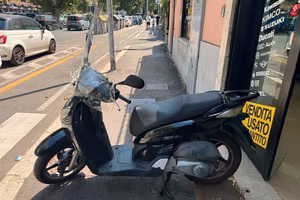 Honda SH 150 - 2006 nero - PERMUTE