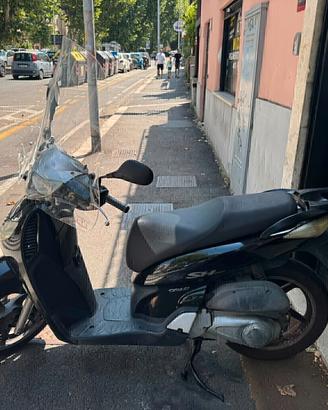 Honda SH 150 - 2006 nero - PERMUTE