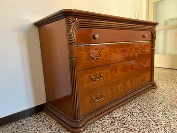 Cassettone in legno radica
