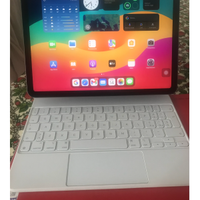 iPad Air 4° generazione con Magic Keyboard