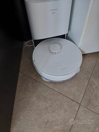 Robot lava ed aspira pavimenti