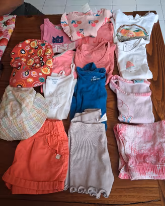 Stock di 15  pezzi abbigliamento estivo 18/24 mesi