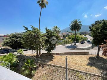 3 LOCALI A POLLENA TROCCHIA