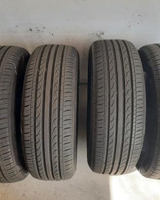 4gomme 185/65R14.