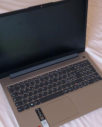 laptop Lenovo come nuovo 