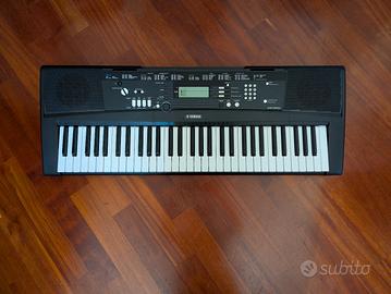 Tastiera Yamaha EZ-220, 61 tasti illuminati