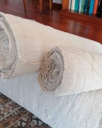 Tessuto di canapa intrecciato a mano