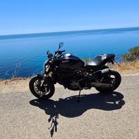 Ducati monster 821