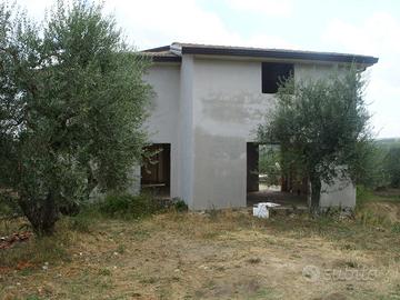 Villetta alla stato rustico