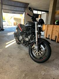 Ducati Monster- dark 600