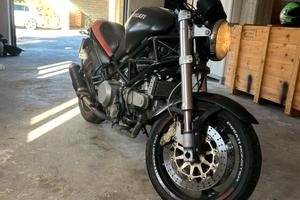 Ducati Monster- dark 600