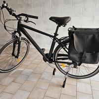 Bici elettrica nera