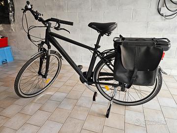 Bici elettrica nera