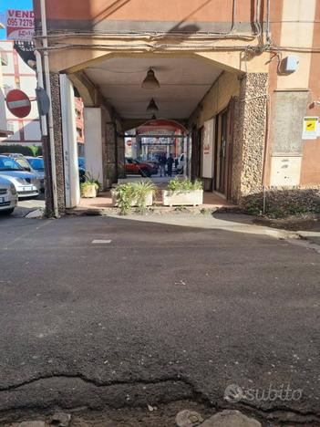 Locale Commerciale - Mascalucia