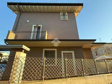 PORZIONE DI BIFAMILIARE A BAGNOLO MELLA