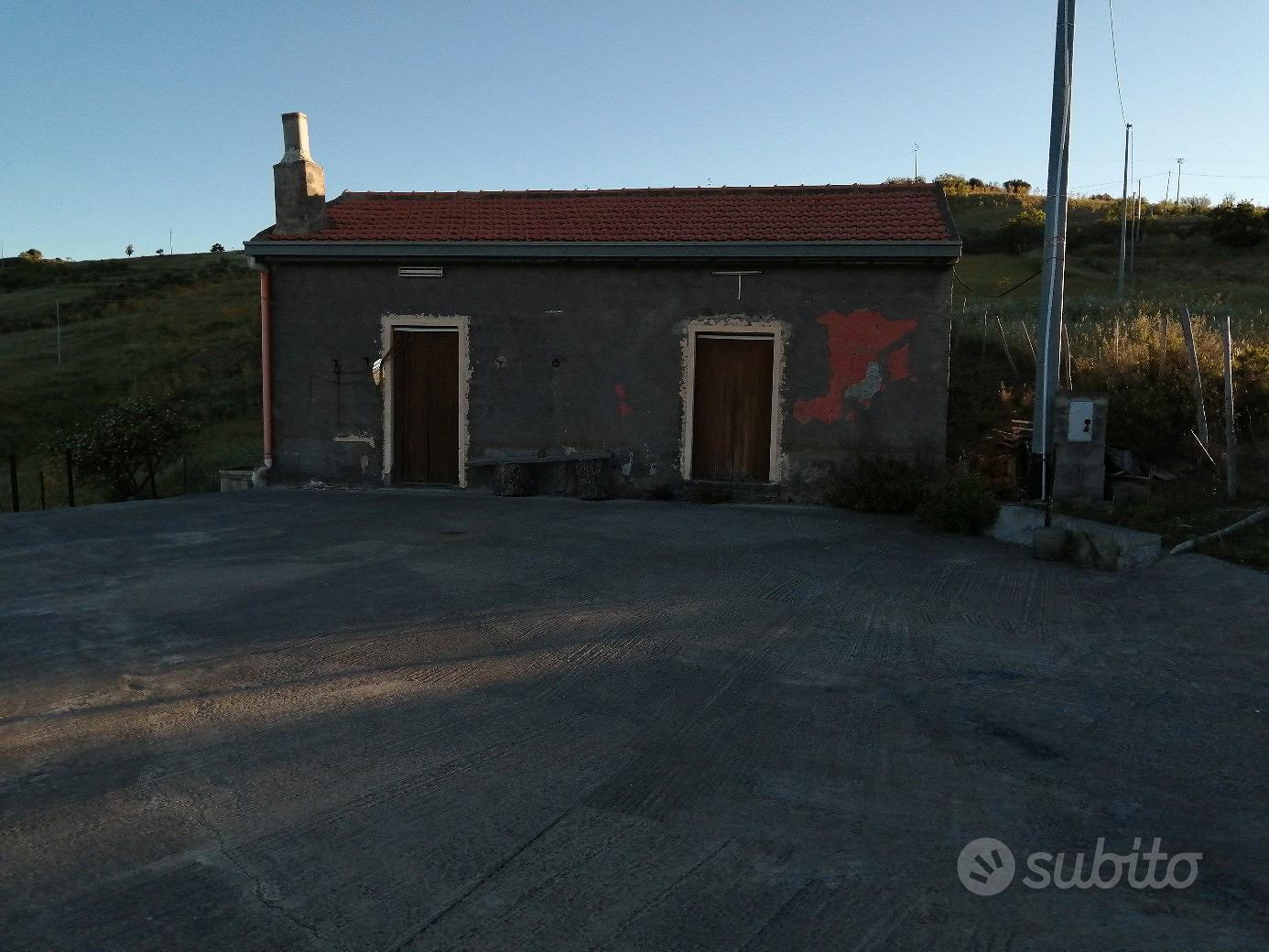 terreno con caseggiato a Bronte - Vista 2
